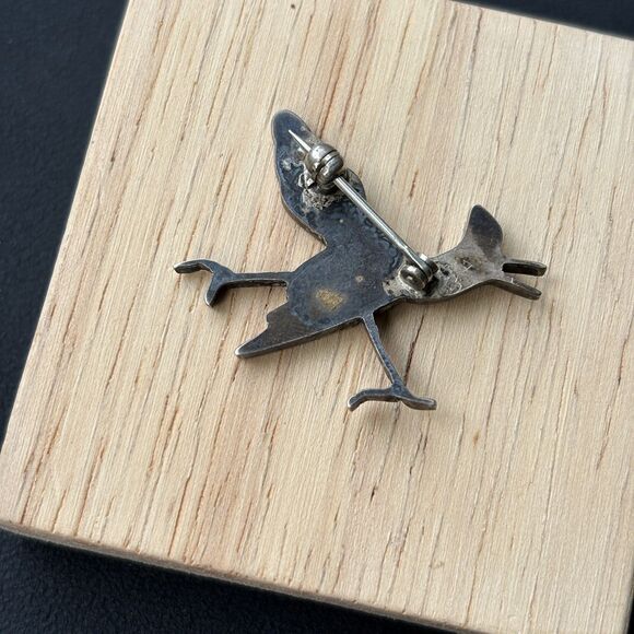 Vintage Zuni signed Sterling Silver Bird Brooch Inlay Turquoise Coral Shell 1.5” - Picture 2 of 5